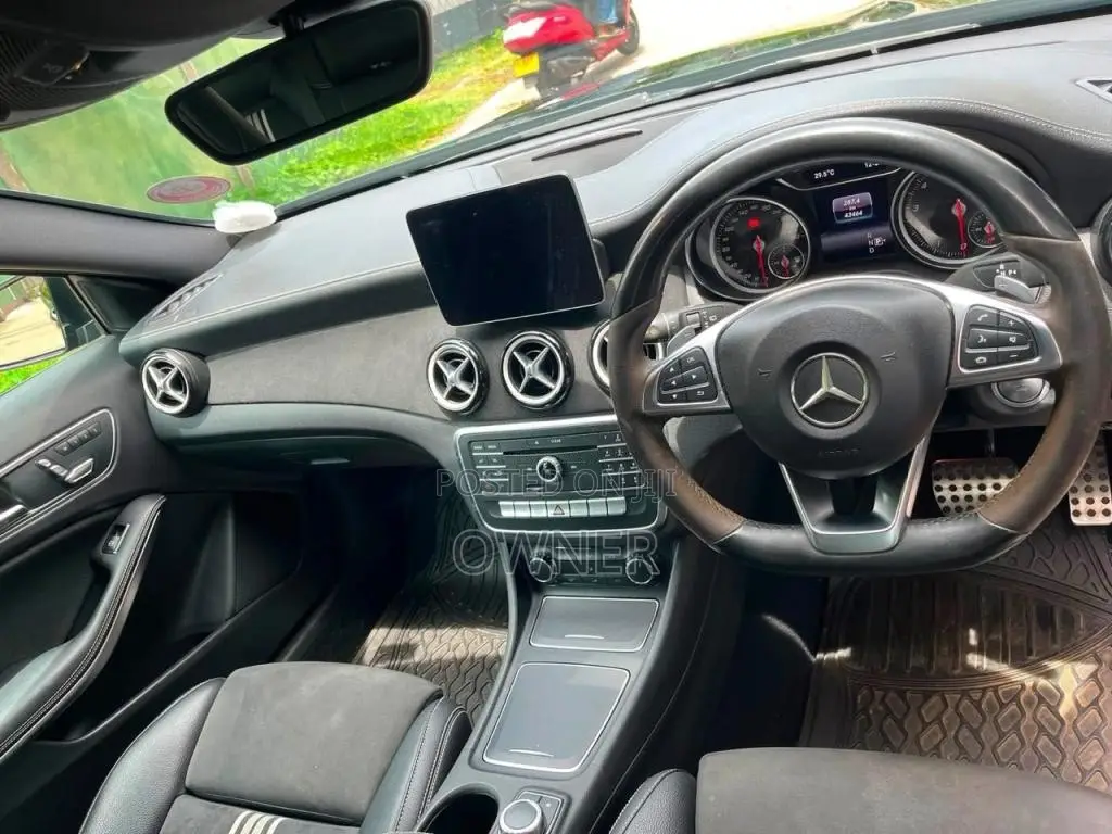 Mercedes-Benz GLA180 Sports Edition 2018 SUV (Used)