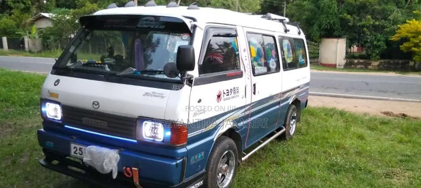 Mazda Briwny 1993 Van (Used)