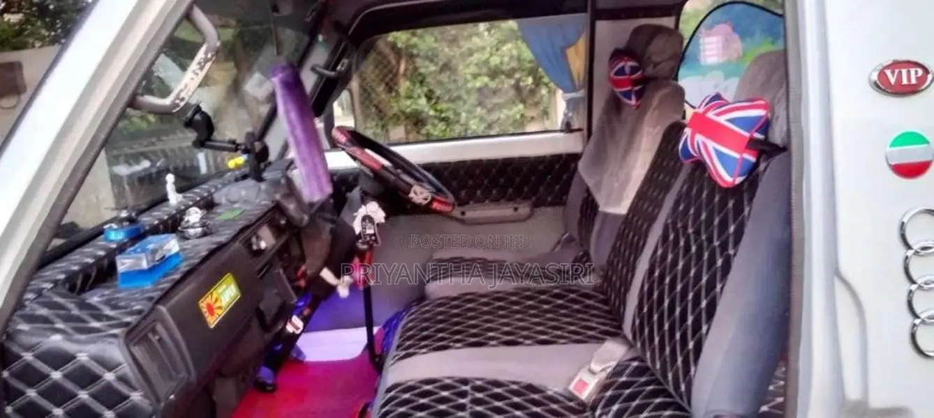 Mazda Briwny 1993 Van (Used)