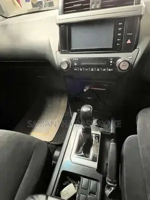Toyota Land Cruiser 2015 SUV (Used)