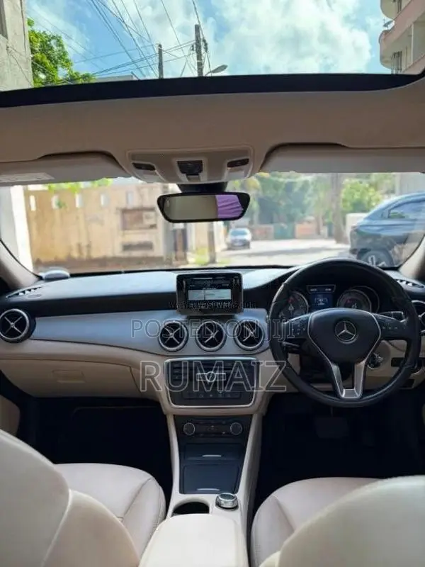 Mercedes-Benz GLA200 2015 SUV (Used)