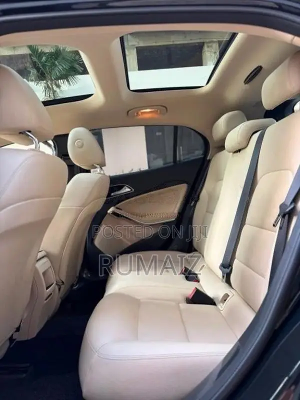 Mercedes-Benz GLA200 2015 SUV (Used)