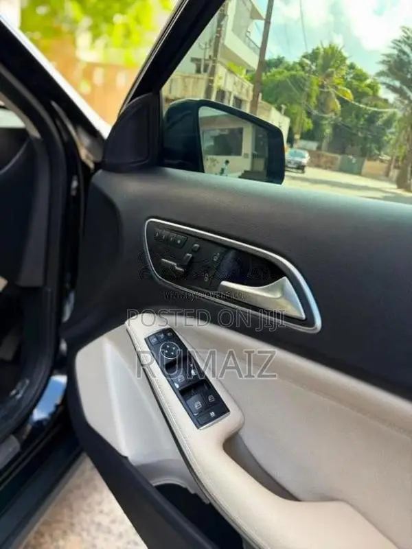 Mercedes-Benz GLA200 2015 SUV (Used)