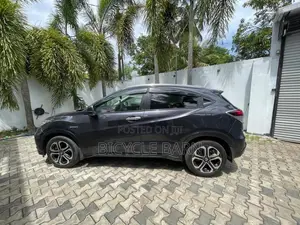 Honda Vezel 2015 SUV (Used)