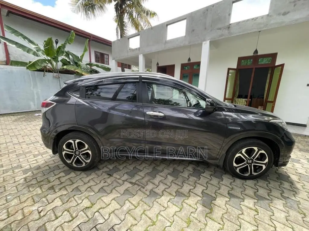 Honda Vezel 2015 SUV (Used)