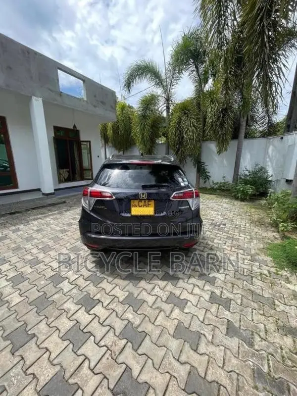 Honda Vezel 2015 SUV (Used)