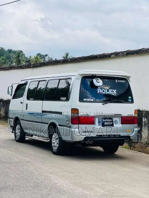 Toyota Dolphin 1994 Van (Used)
