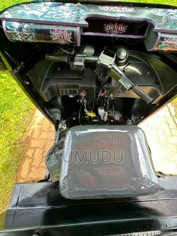 Bajaj RE 2 Stroke 2012 Three Wheel (Used)