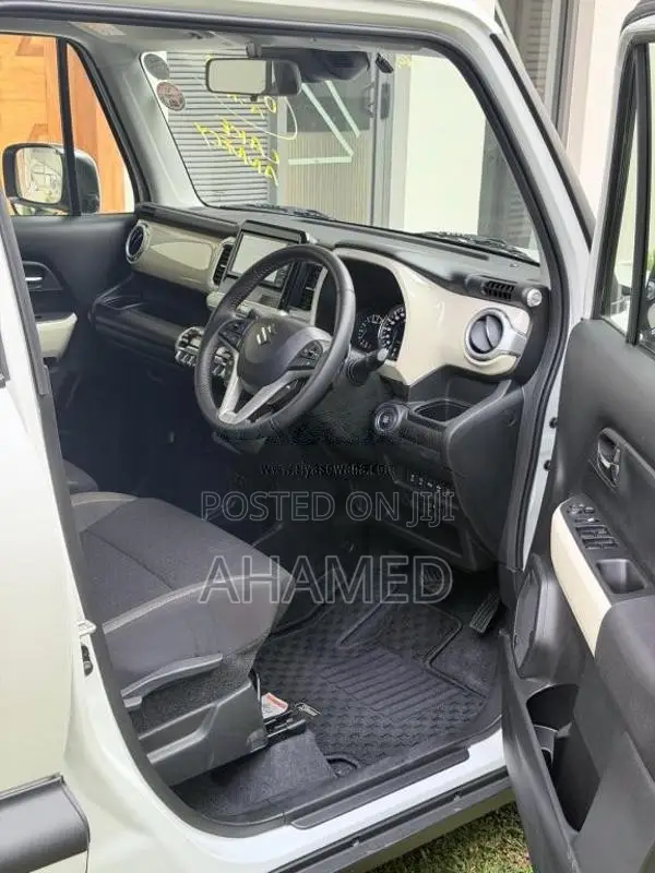 Suzuki Xbee MZ 2024 SUV (Used)