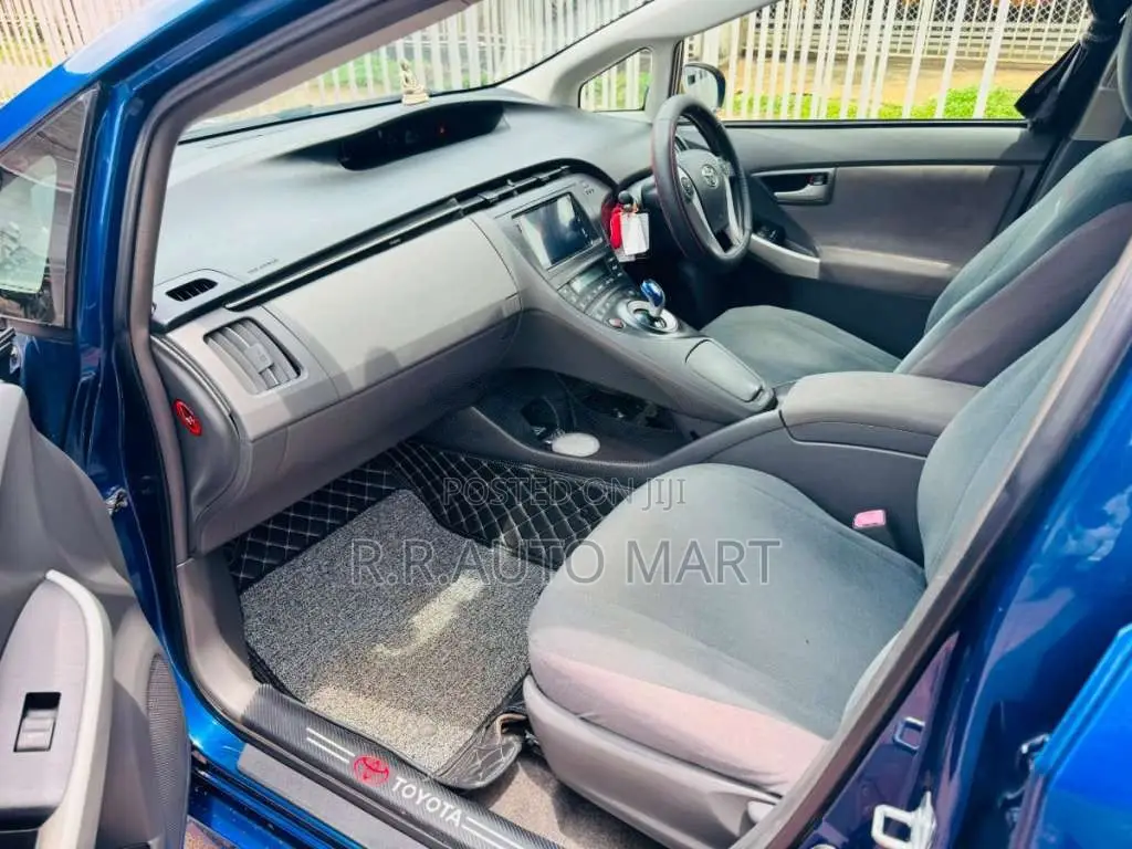 Toyota Prius 2011 Car (Used)