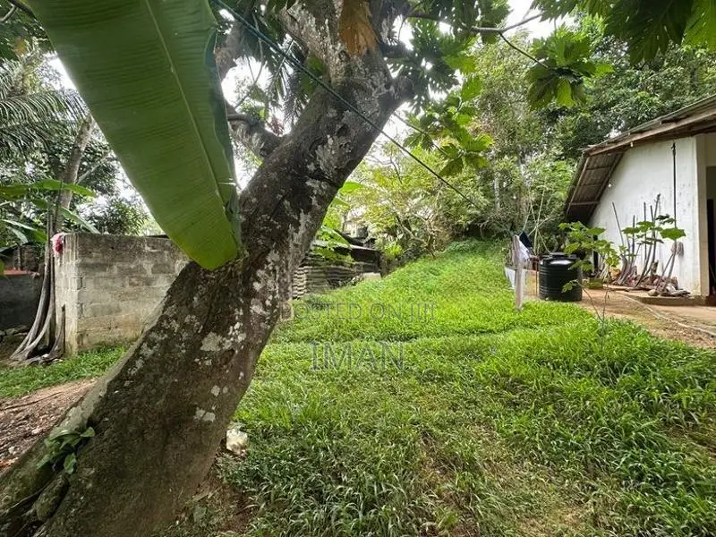 20.5 Perches Land with House for Sale – Delgoda