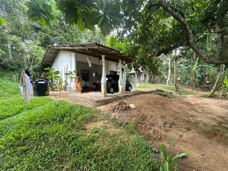 20.5 Perches Land with House for Sale – Delgoda