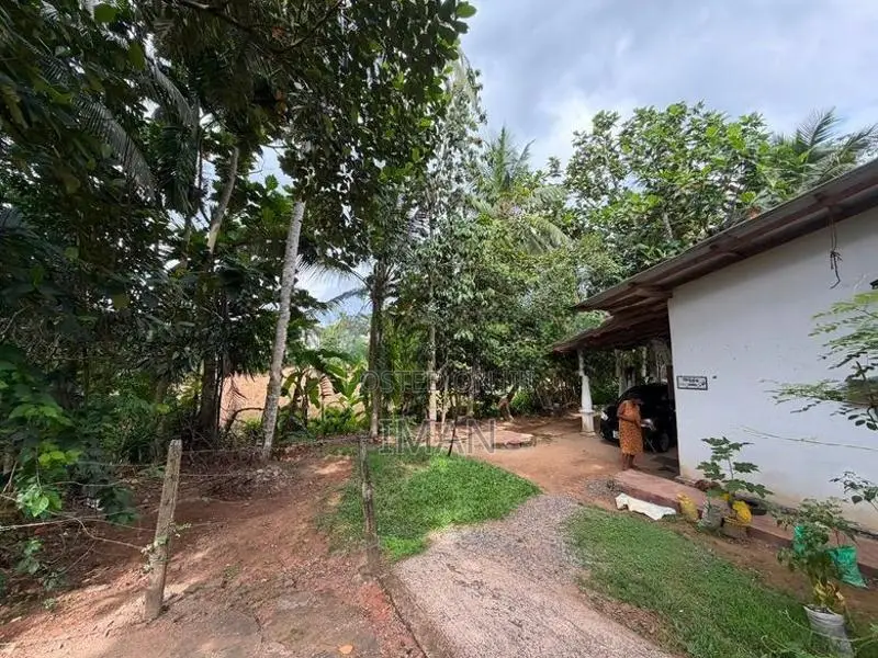 20.5 Perches Land with House for Sale – Delgoda
