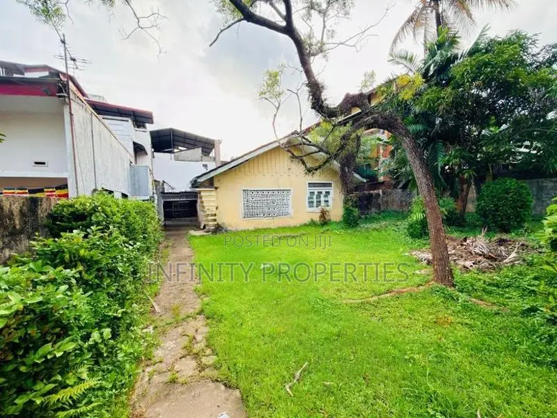 17.2 Perch Land with Old House For Sale At Asiri Lane Kalubowila (AF15