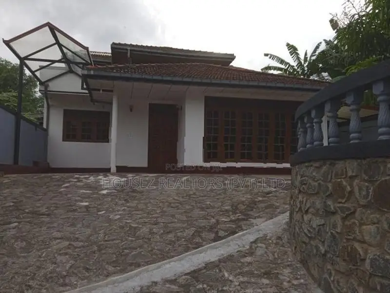 3-Bedroom Upper Floor for Rent – Kadawatha