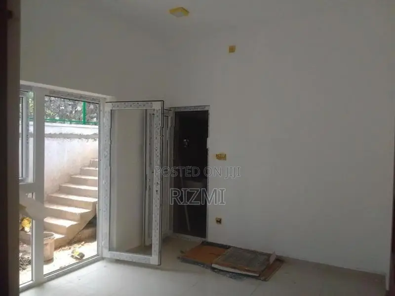 7BR separate 2 unit Houses for rent in dehiwala liyanage road