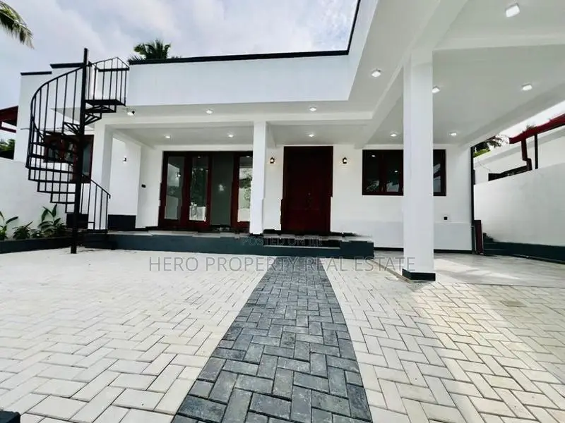 Brand New Luxurious House for Sale in Athurugiriya