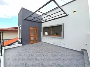 A Luxurious Two Storey House in Kesbewa Makandana