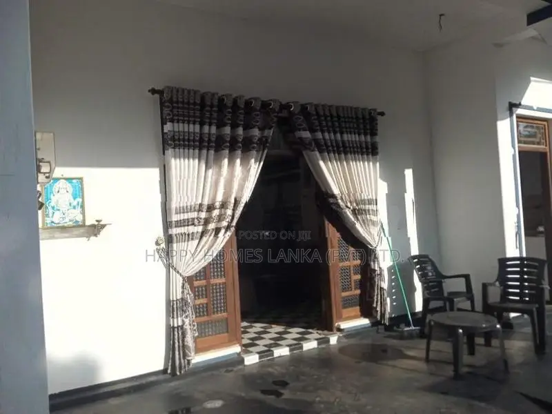 HHL1153 - House for Sale in Paddiruppu