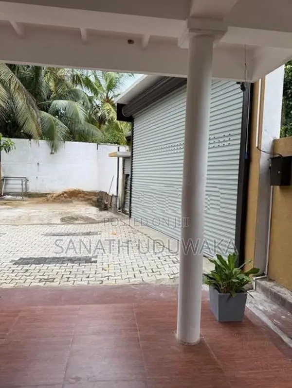 Fully Furnished 5-Bedroom House for Sale in Kalegana, Galle