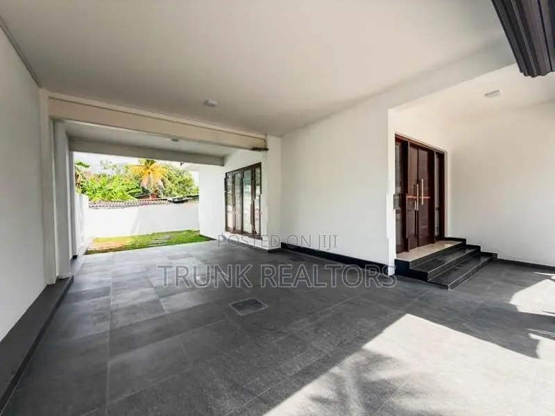 Mount Lavinia 05BR House For Sale (NK11632)