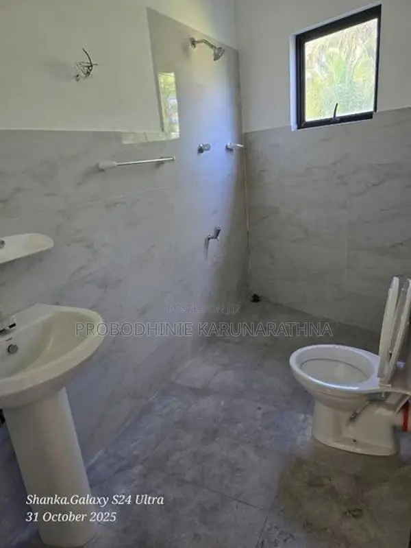 3000 Sqft Office Space in Marawila