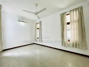 4-Bedroom House for Sale – Battaramulla