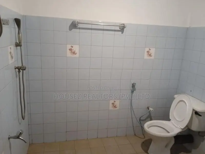3-Bedroom Upper Floor for Rent – Kadawatha