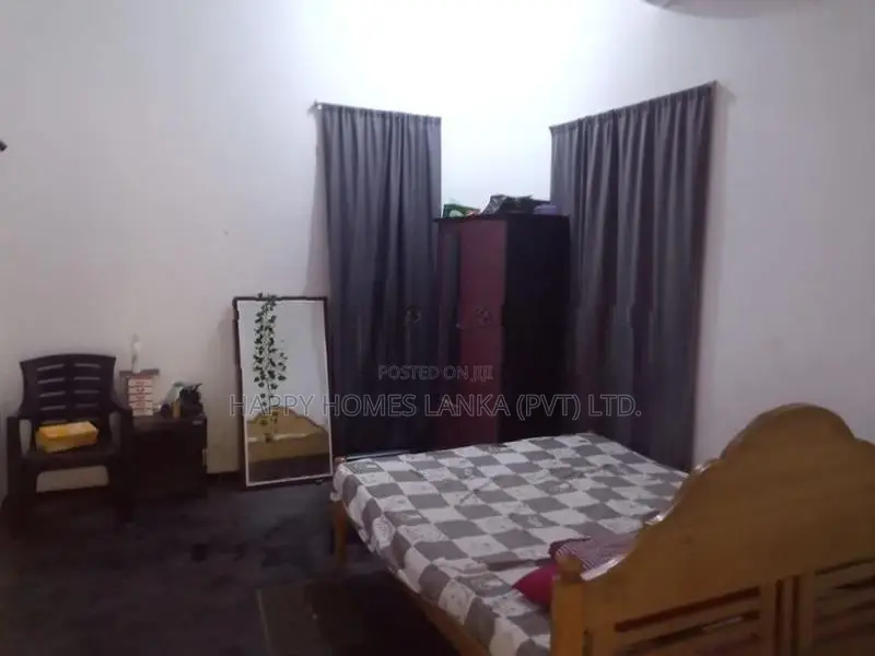 HHL1153 - House for Sale in Paddiruppu