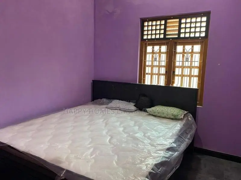 HHL1152 - House for Sale in Periya Neelavanai