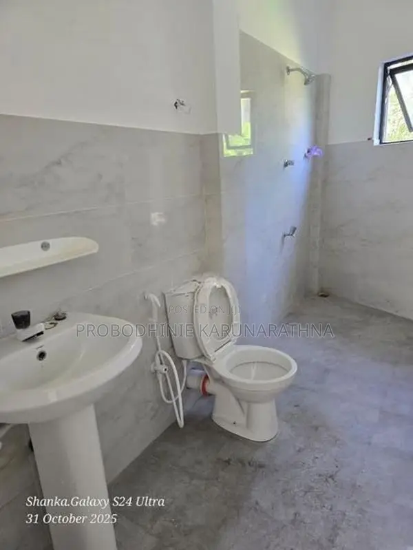 3000 Sqft Office Space in Marawila