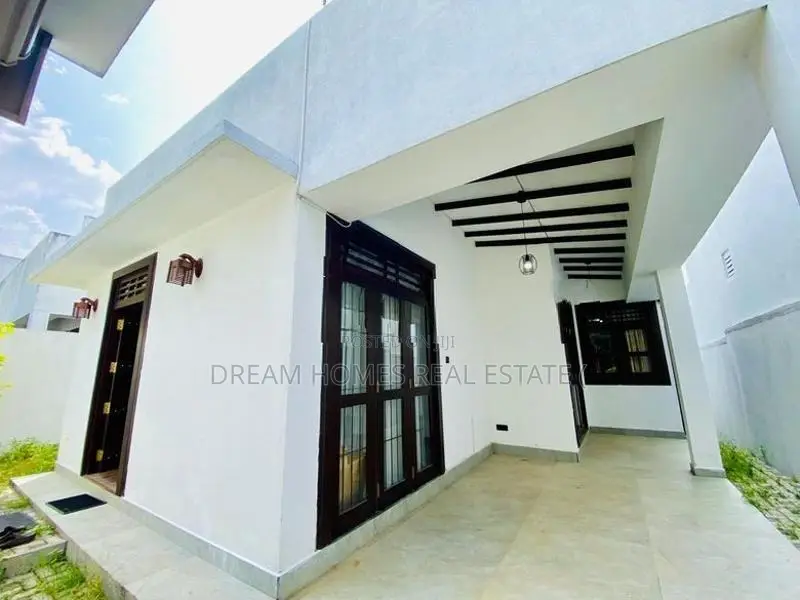 New House For Sale Galwarusawa Road, Athurugiriya