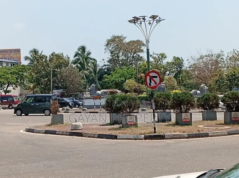 Prime 8 Perch Land for Sale Mahalwara​wa Pannipitiya Kottawa