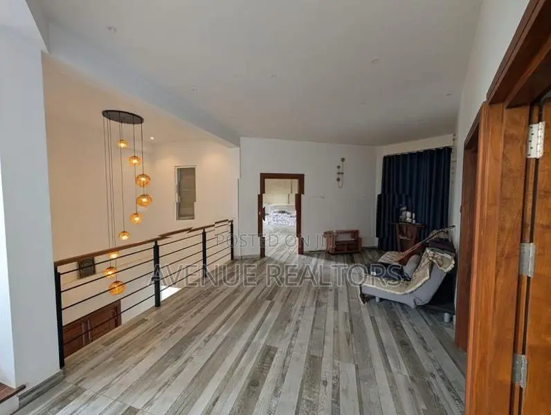 5 Bedroom Luxury House for Sale in Bowala, Kandy (HS4873)