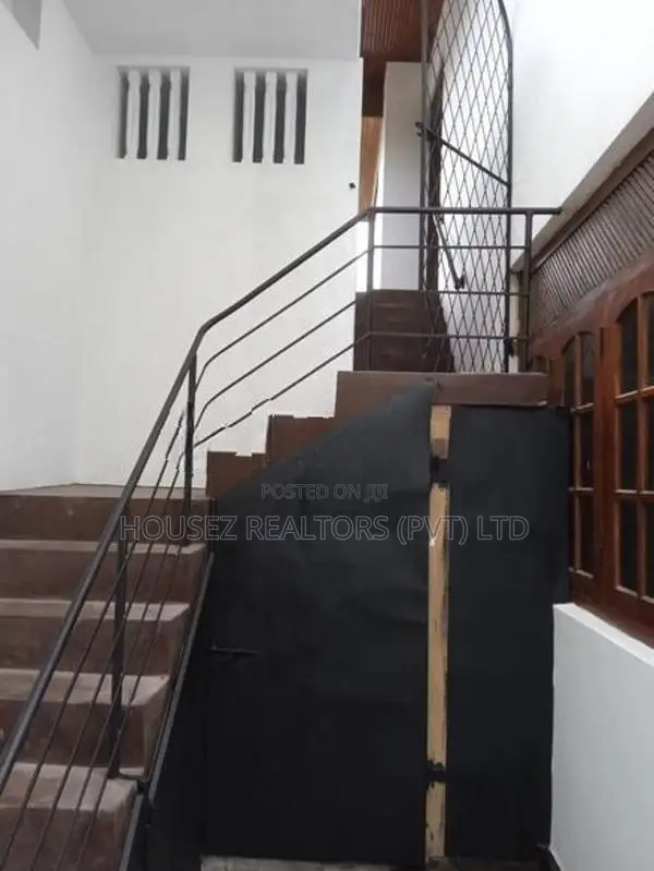 3-Bedroom Upper Floor for Rent – Kadawatha