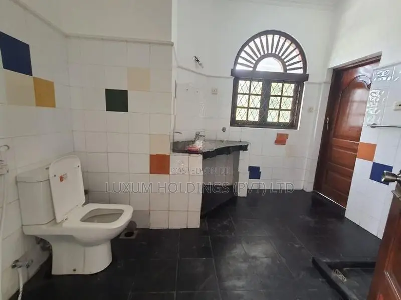 Office For Rent in Lake Drive Colombo 08 [ 1175C ]