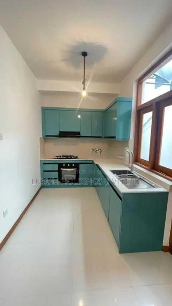 Luxury House for Rent Off Overseas School Battaramulla