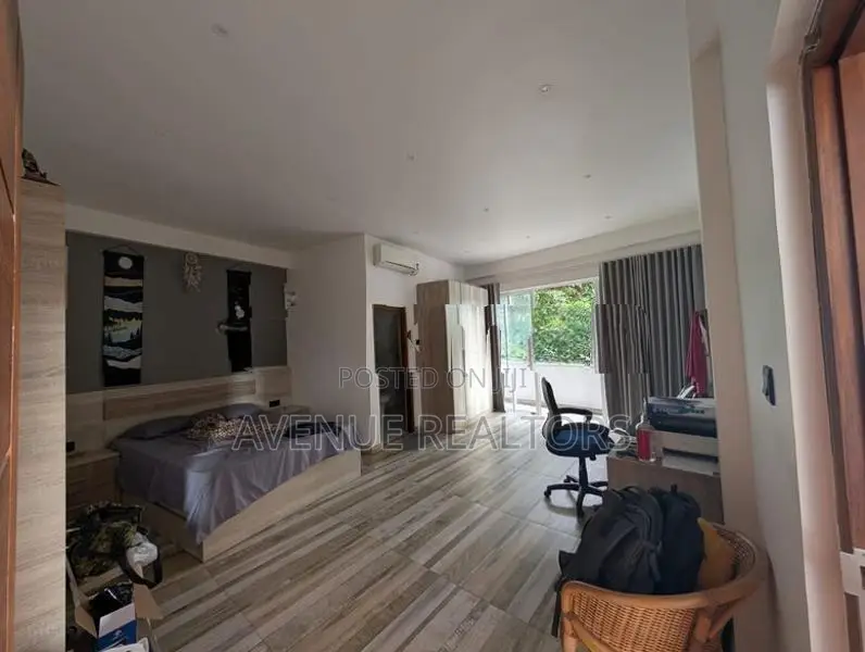 5 Bedroom Luxury House for Sale in Bowala, Kandy (HS4873)