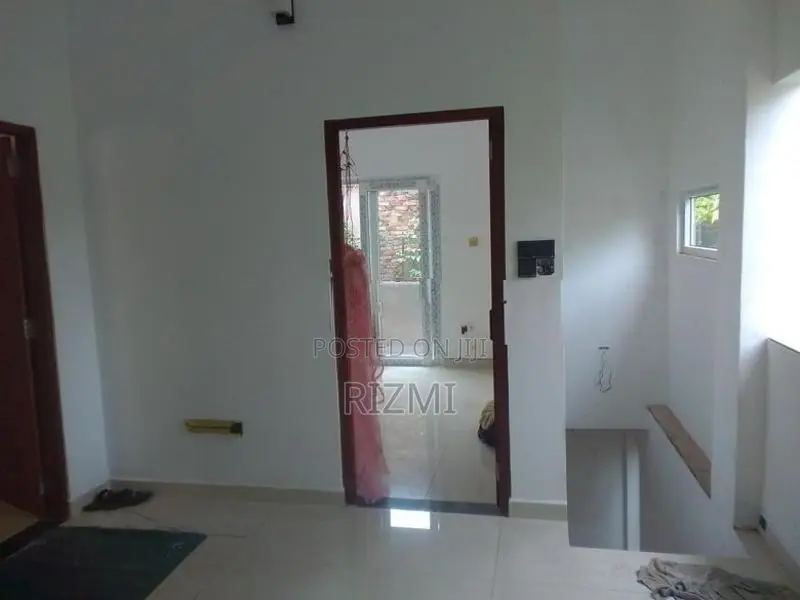 7BR separate 2 unit Houses for rent in dehiwala liyanage road