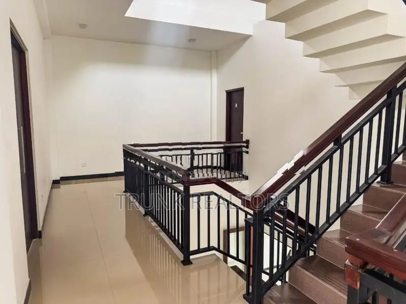 Mount Lavinia 05BR House For Sale (NK11632)