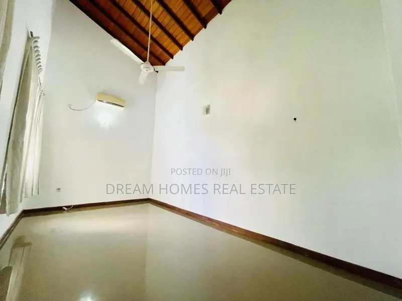 4-Bedroom House for Sale – Battaramulla