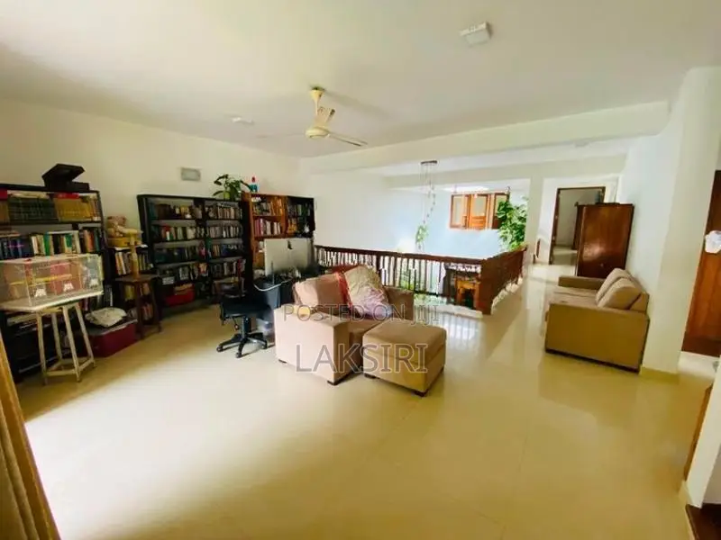 Luxury 3 Story Modern House Sale Nawala Koswaththa