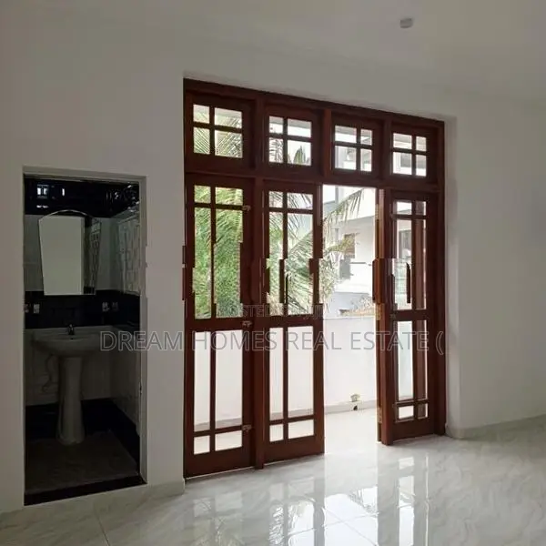 Luxury 4-Bedroom House for Sale – Weligampitiya, Ja-Ela