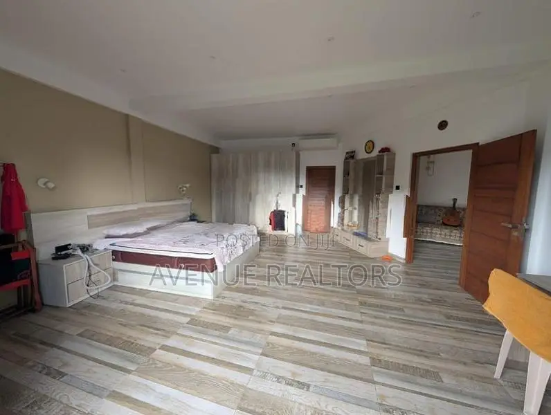 5 Bedroom Luxury House for Sale in Bowala, Kandy (HS4873)