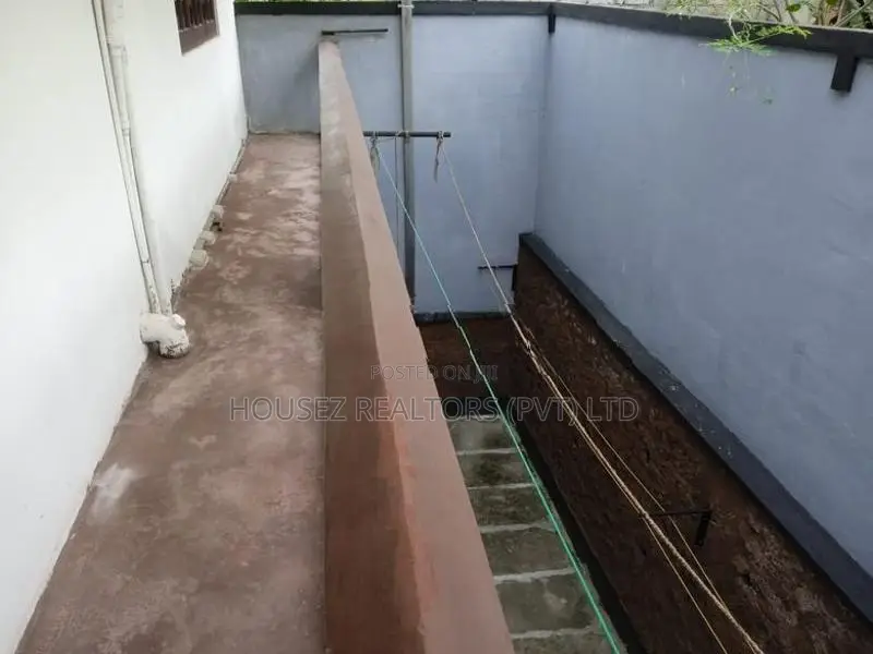 3-Bedroom Upper Floor for Rent – Kadawatha