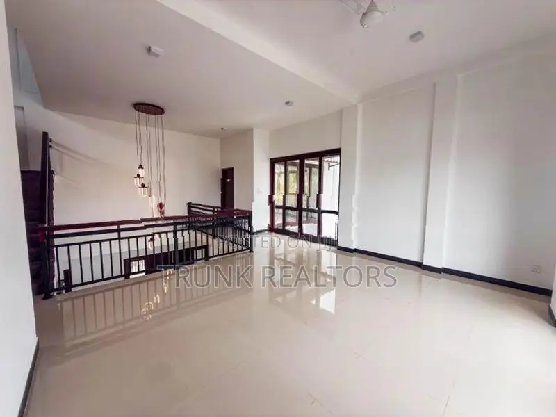 Mount Lavinia 05BR House For Sale (NK11632)