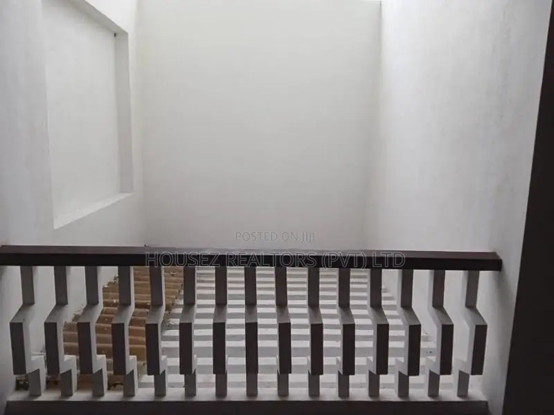 3-Bedroom Upper Floor for Rent – Kadawatha