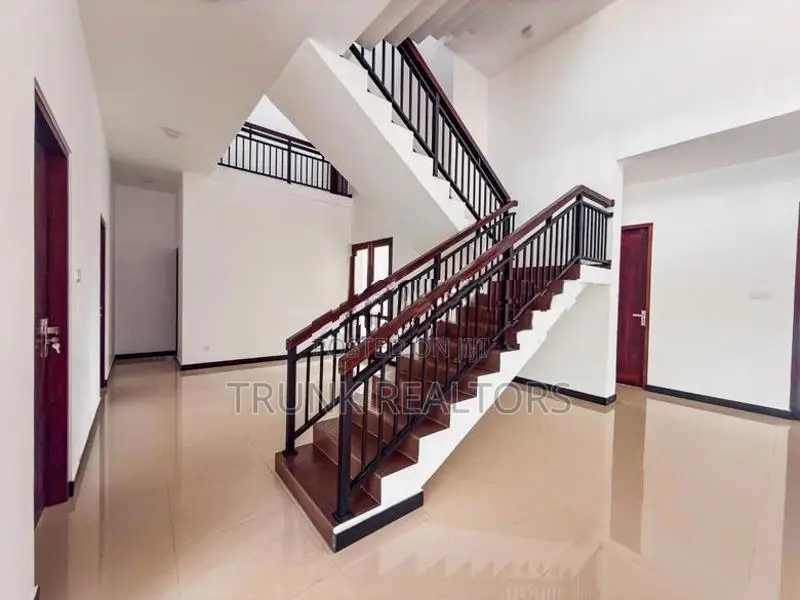 Mount Lavinia 05BR House For Sale (NK11632)