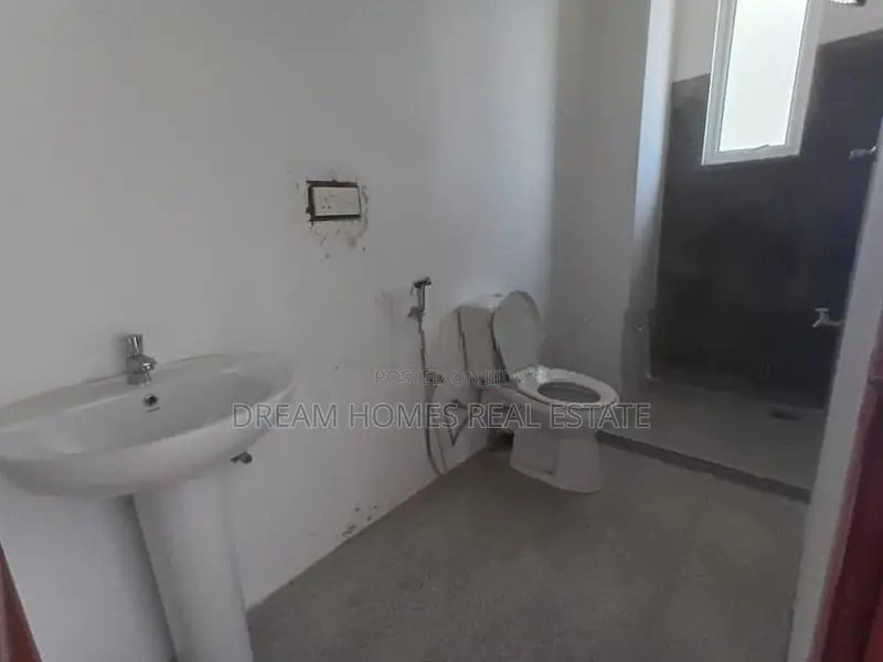 Brand New Commercial Office Space for Rent – Polhengoda Junction