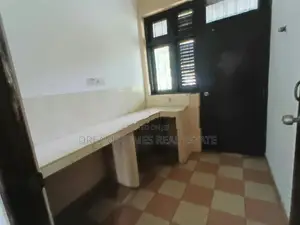 3-Storey House for Rent Battaramulla